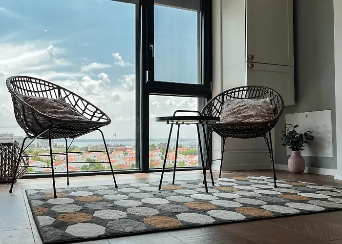 Apartment 701 District *